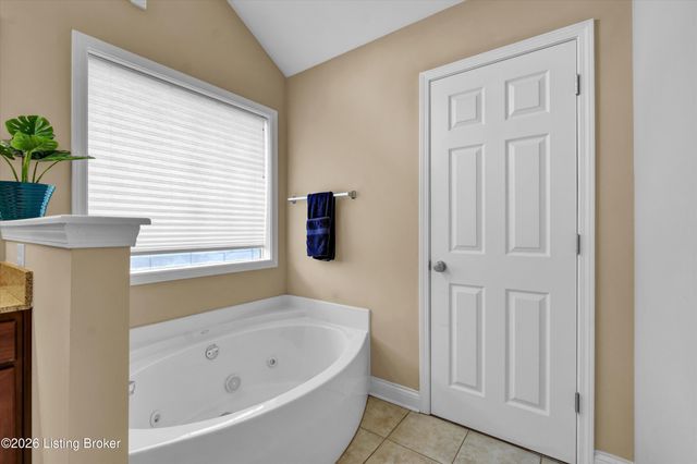 8823 Gentlewind Way, Louisville, KY 40291