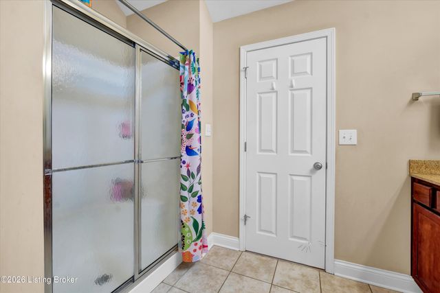 8823 Gentlewind Way, Louisville, KY 40291