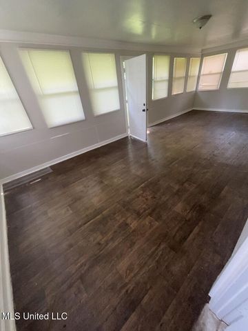 3257 Woodview Drive, Jackson, MS 39212