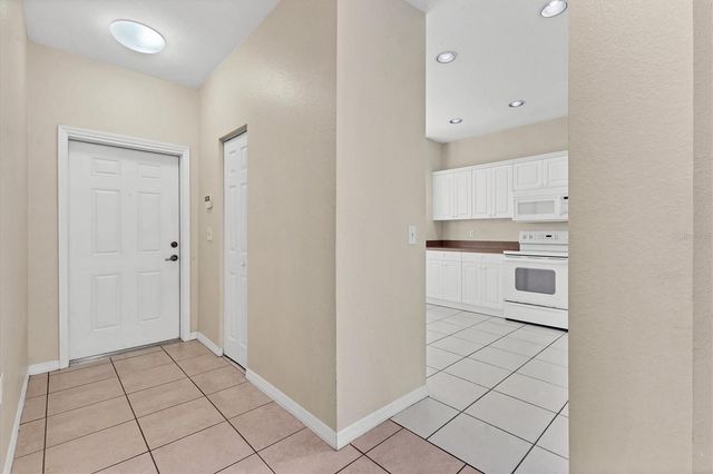 3921 MEDITERRANEA CIRCLE 212, Sarasota, FL 34233