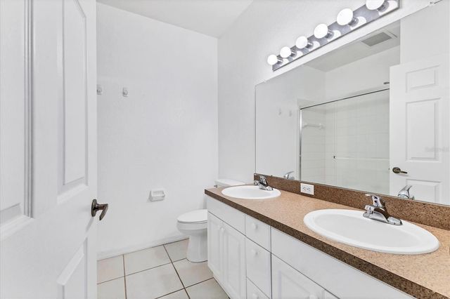 3921 MEDITERRANEA CIRCLE 212, Sarasota, FL 34233