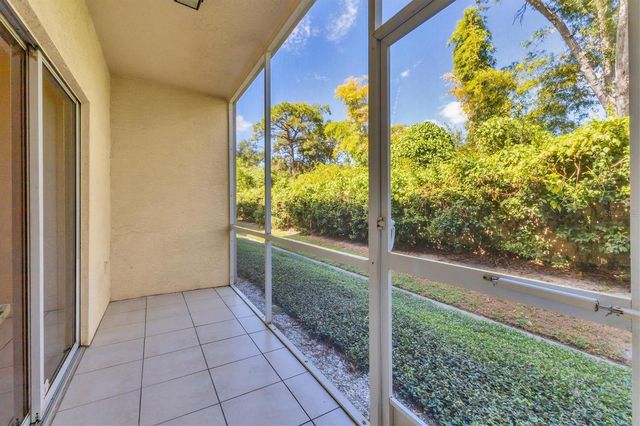 3921 MEDITERRANEA CIRCLE 212, Sarasota, FL 34233
