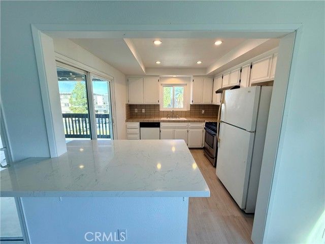 1450 Manhattan Beach Boulevard, Manhattan Beach, CA 90266