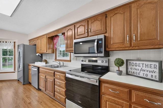 1006 N King Avenue, Harrisonville, MO 64701