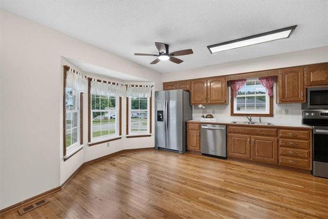 1006 N King Avenue, Harrisonville, MO 64701