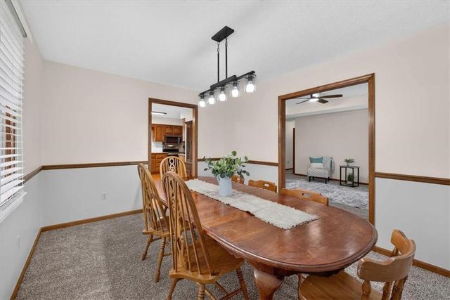 1006 N King Avenue, Harrisonville, MO 64701
