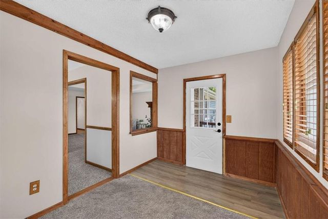 1006 N King Avenue, Harrisonville, MO 64701