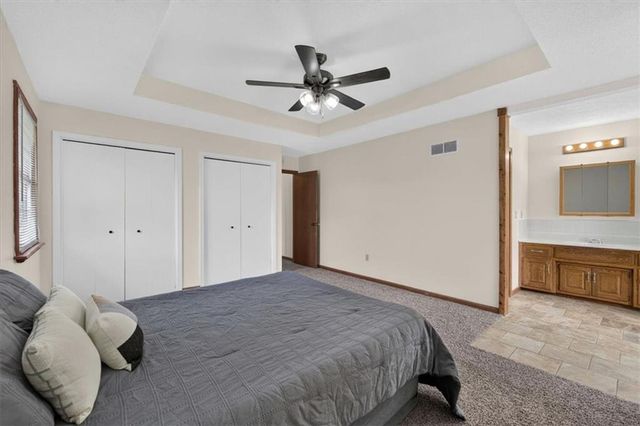 1006 N King Avenue, Harrisonville, MO 64701