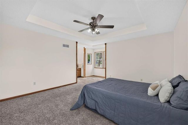1006 N King Avenue, Harrisonville, MO 64701