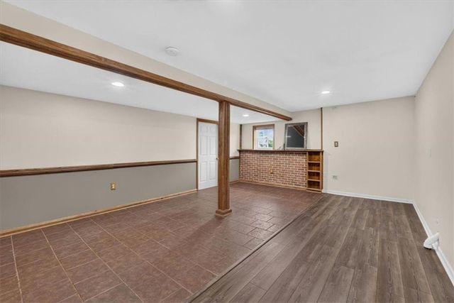 1006 N King Avenue, Harrisonville, MO 64701