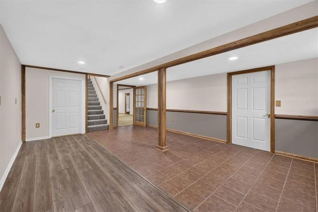 1006 N King Avenue, Harrisonville, MO 64701