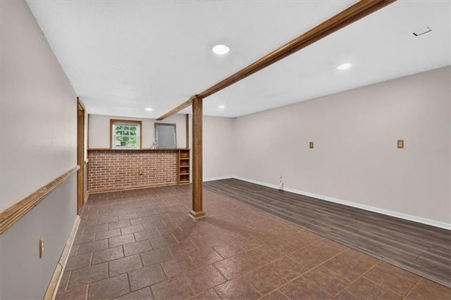1006 N King Avenue, Harrisonville, MO 64701