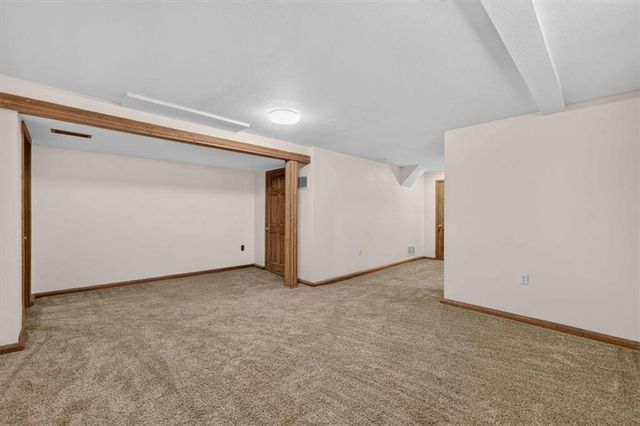 1006 N King Avenue, Harrisonville, MO 64701