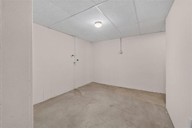 1006 N King Avenue, Harrisonville, MO 64701