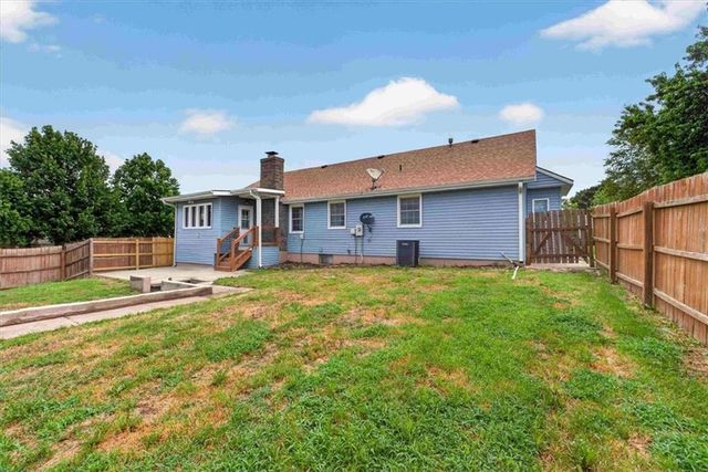 1006 N King Avenue, Harrisonville, MO 64701