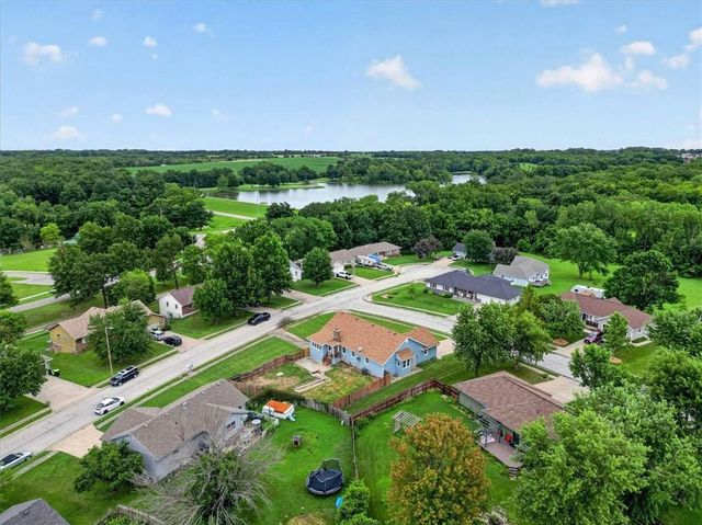 1006 N King Avenue, Harrisonville, MO 64701