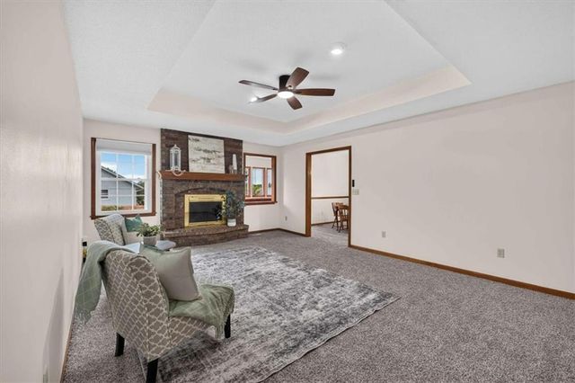 1006 N King Avenue, Harrisonville, MO 64701