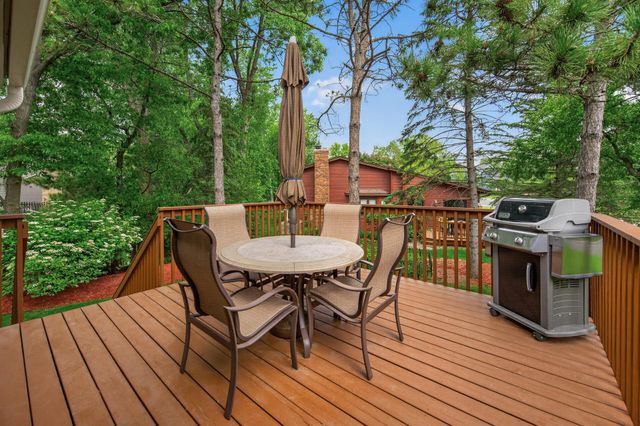 3694 Windtree Drive, Eagan, MN 55123