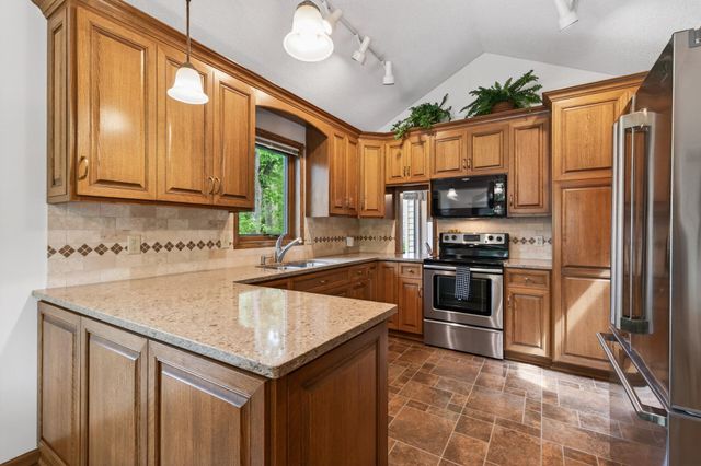 3694 Windtree Drive, Eagan, MN 55123