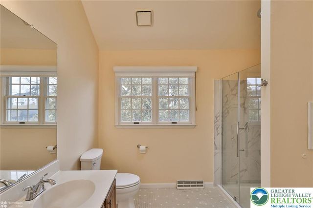 4059 Wedgewood Road, South Whitehall Twp, PA 18104