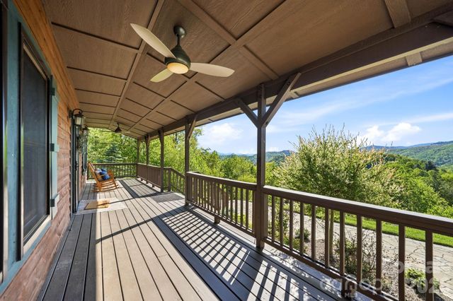 394 Hummingbird Lane, Elk Park, NC 28622