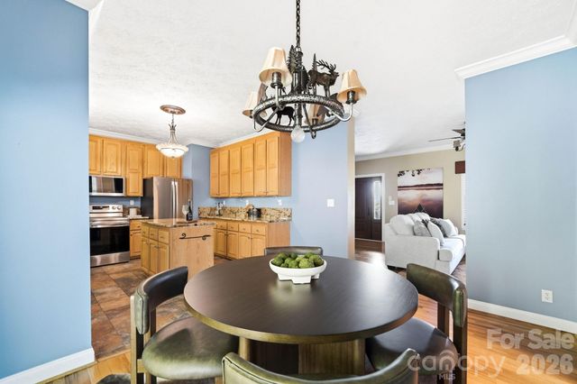 394 Hummingbird Lane, Elk Park, NC 28622