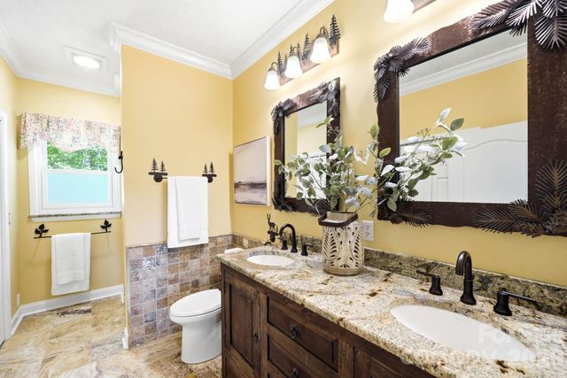 394 Hummingbird Lane, Elk Park, NC 28622