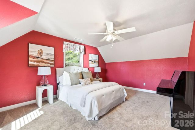 394 Hummingbird Lane, Elk Park, NC 28622