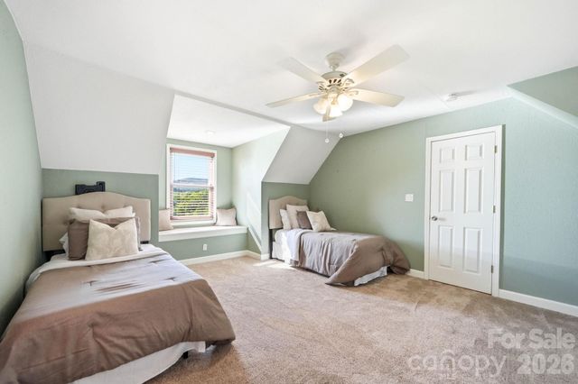 394 Hummingbird Lane, Elk Park, NC 28622