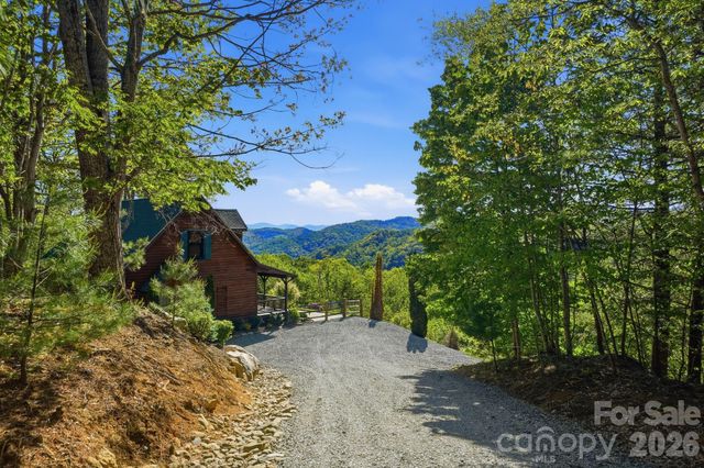 394 Hummingbird Lane, Elk Park, NC 28622