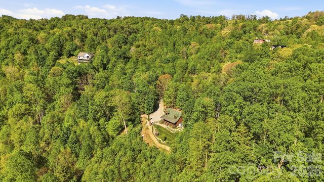 394 Hummingbird Lane, Elk Park, NC 28622