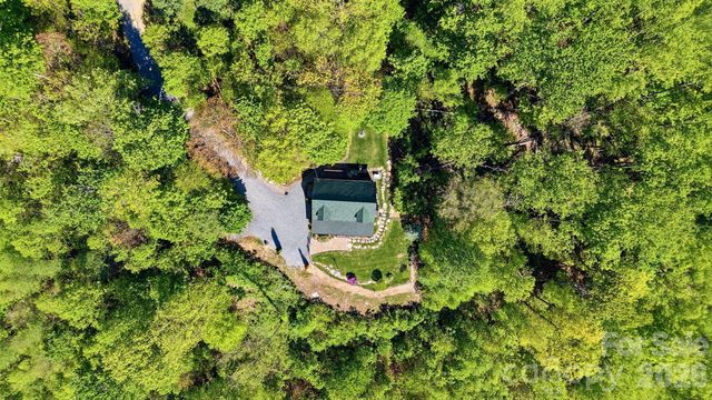 394 Hummingbird Lane, Elk Park, NC 28622