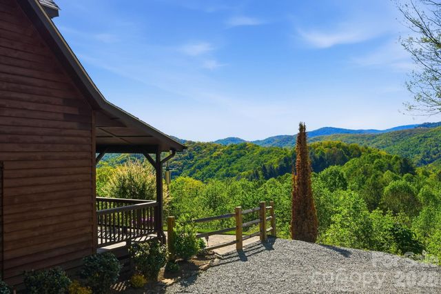 394 Hummingbird Lane, Elk Park, NC 28622