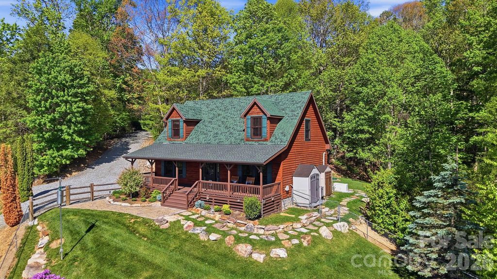 394 Hummingbird Lane, Elk Park, NC 28622