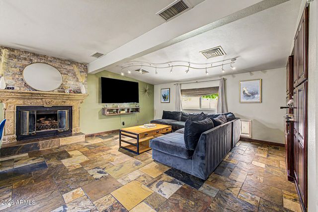 3228 W SUNNYSIDE Avenue, Phoenix, AZ 85029