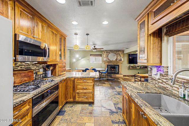 3228 W SUNNYSIDE Avenue, Phoenix, AZ 85029