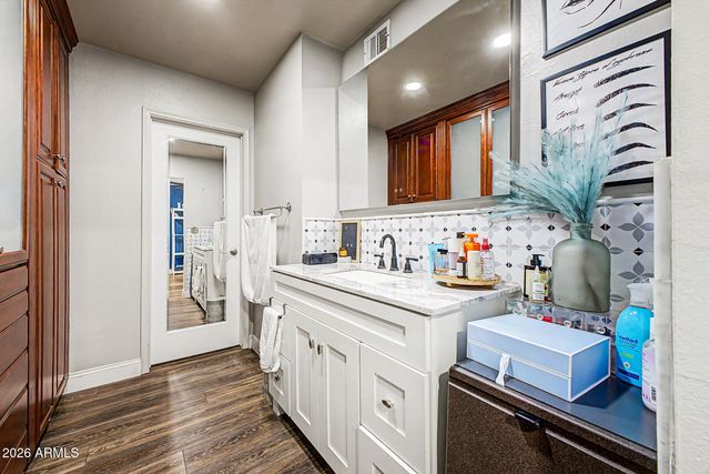 3228 W SUNNYSIDE Avenue, Phoenix, AZ 85029
