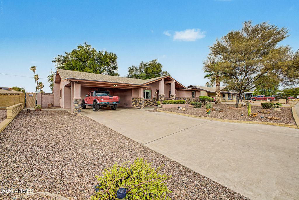3228 W SUNNYSIDE Avenue, Phoenix, AZ 85029 — photo 3
