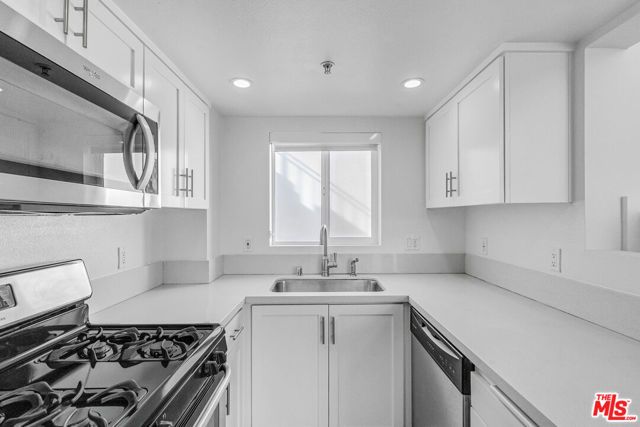 4980 S Centinela Avenue 12, Los Angeles, CA 90066