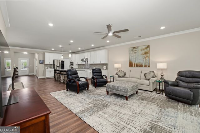 40 Greenleaf Pass, Sharpsburg, GA 30277