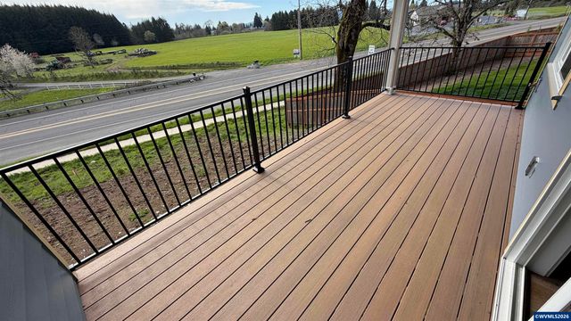 595 NE Evergreen Av, Dallas, OR 97338