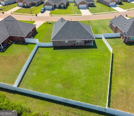 425 Lamplight Drive, Byron, GA 31008