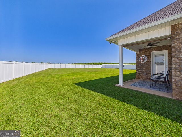 425 Lamplight Drive, Byron, GA 31008
