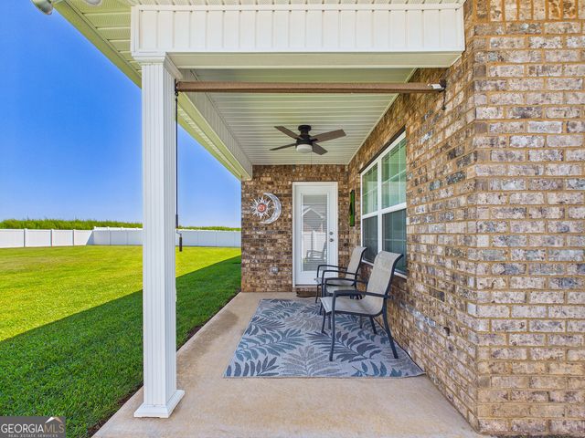 425 Lamplight Drive, Byron, GA 31008
