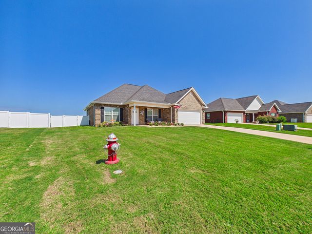 425 Lamplight Drive, Byron, GA 31008