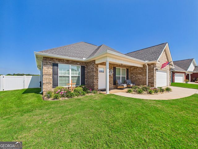 425 Lamplight Drive, Byron, GA 31008