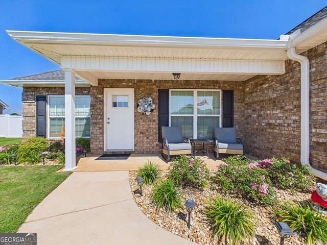 425 Lamplight Drive, Byron, GA 31008
