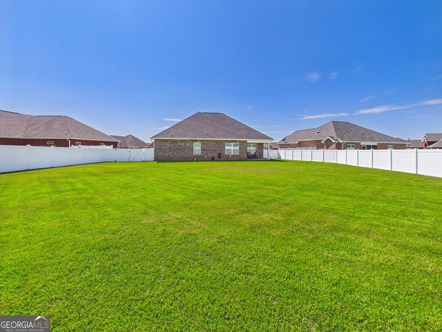 425 Lamplight Drive, Byron, GA 31008