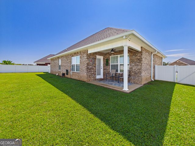 425 Lamplight Drive, Byron, GA 31008