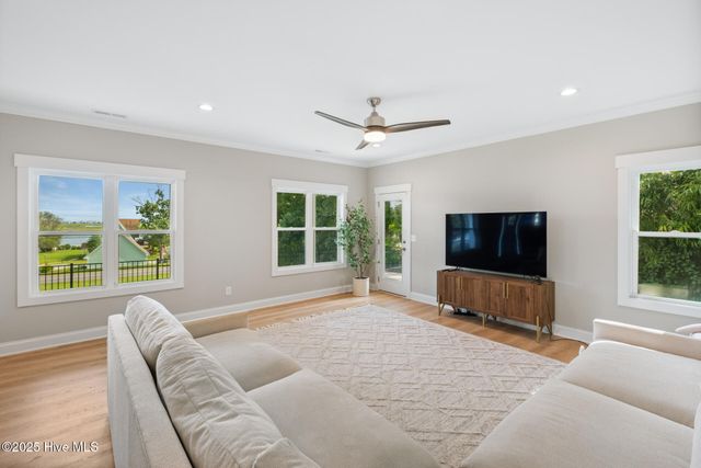 1406 Kings Landing Road, Hampstead, NC 28443